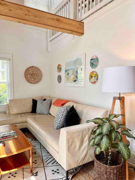 Liz Lane Cottage- Entire Guesthouse Charleston Exterior foto