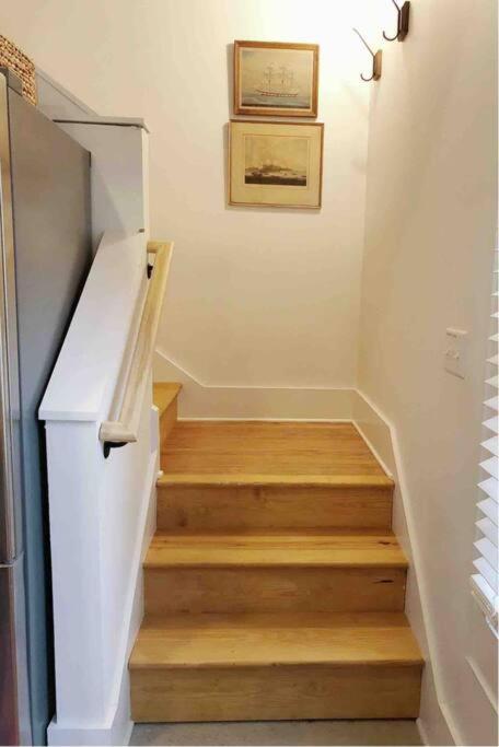 Liz Lane Cottage- Entire Guesthouse Charleston Exterior foto